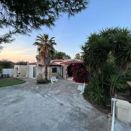 Dimora Arnesano Nyaraló Torre Lapillo